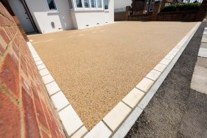 Resin drive edged with natural stone